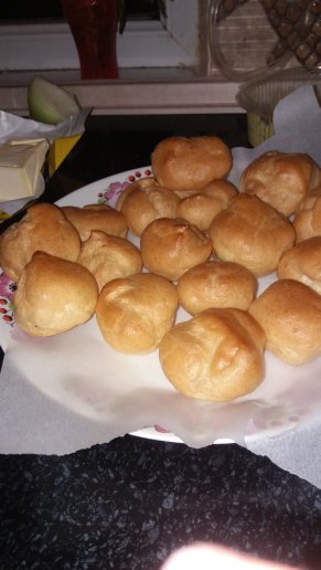 Профитроли с заварным кремом