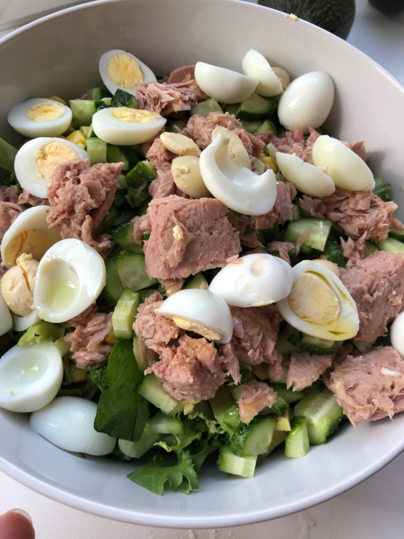 Салат с тунцом и авокадо - простой рецепт | Вкусно Дома