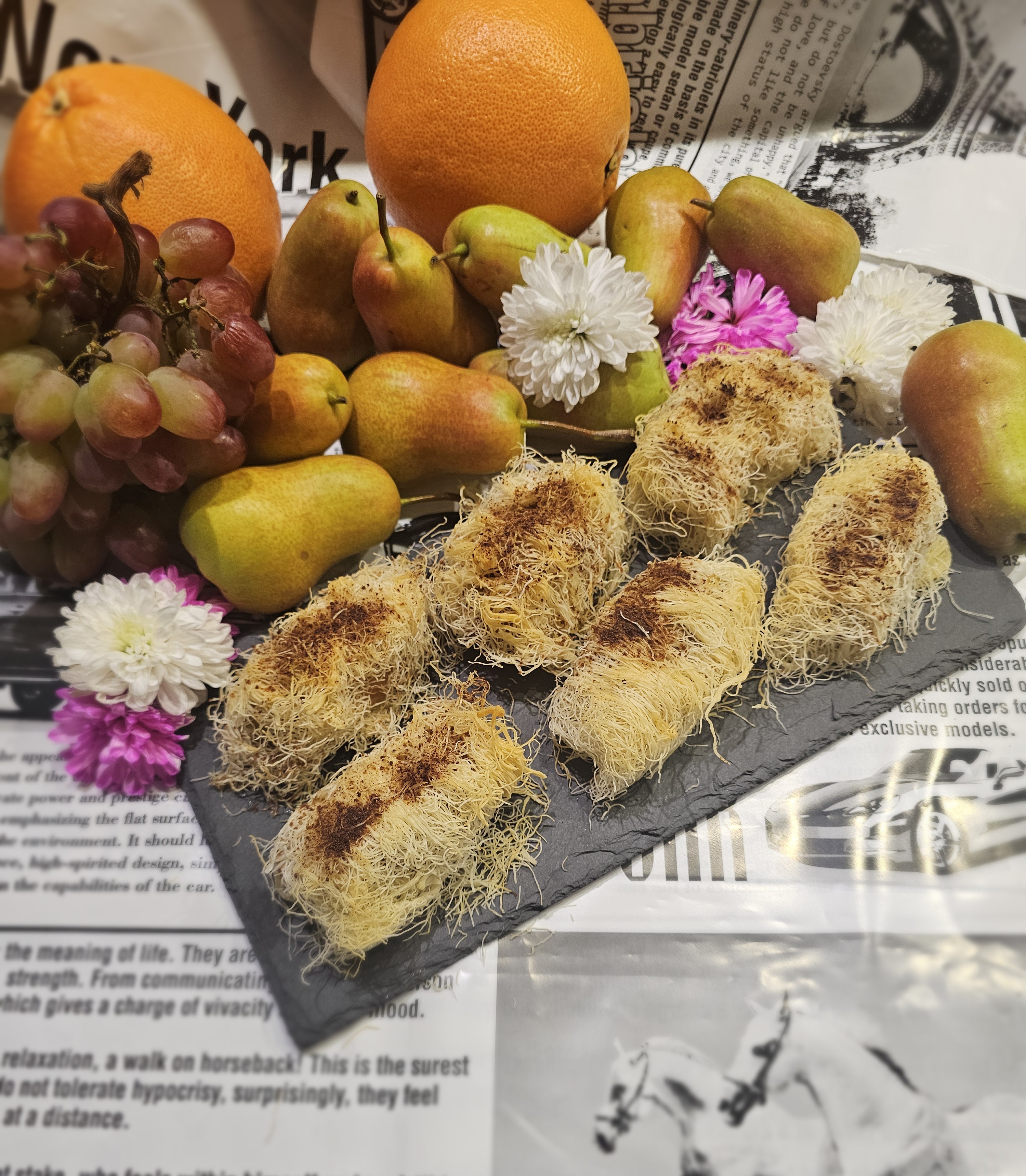 Яблоки и груши в тесте катаифи