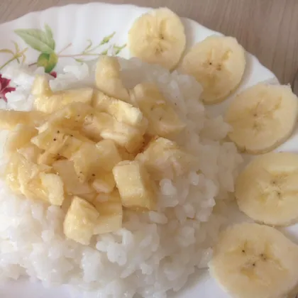 Каша рисовая на молоке с бананом