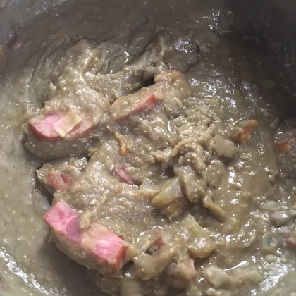 Чечевичное пюре с копчеными колбасками