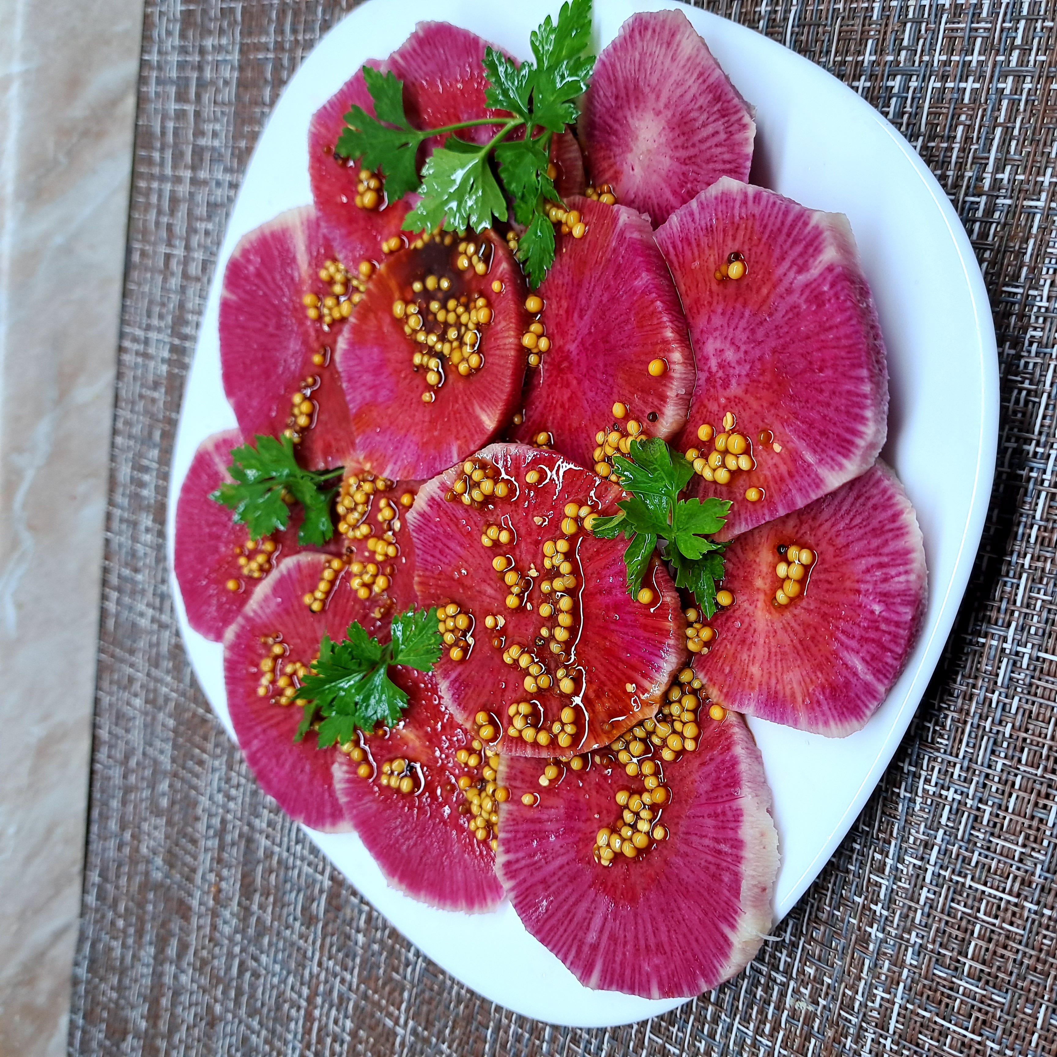 Карпаччо из арбузной редьки