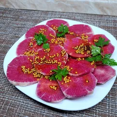 Карпаччо из арбузной редьки