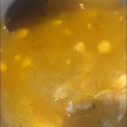 Куриный суп с клёцками и сырными кубиками