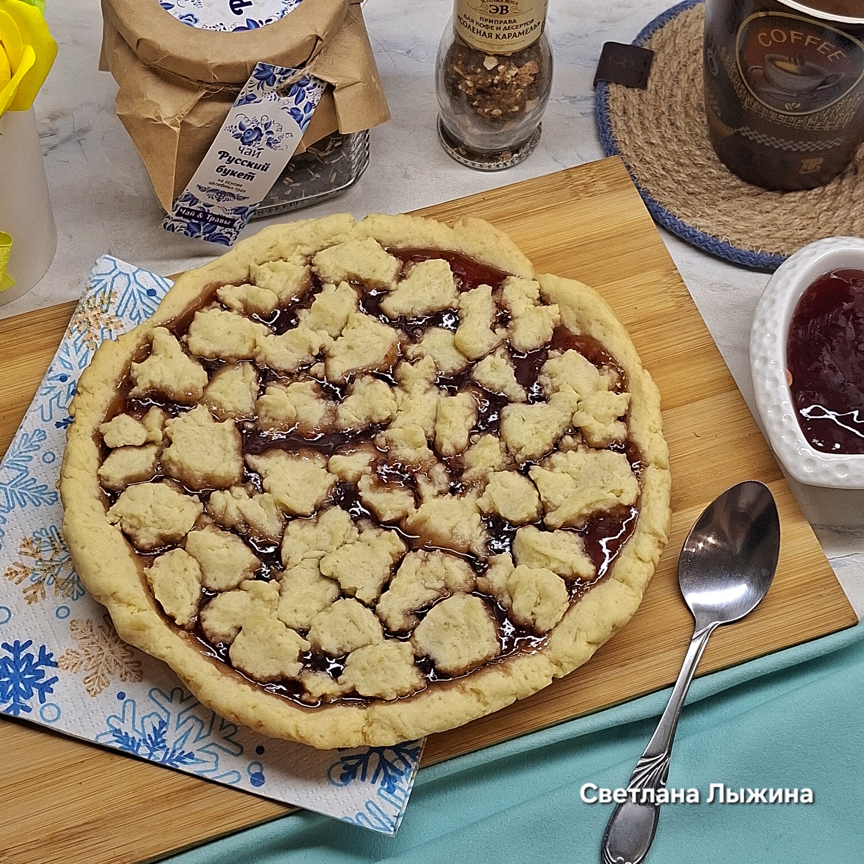 Тертый пирог с вареньем в мультиварке 