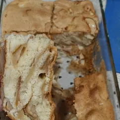 Шарлотка с грушами 