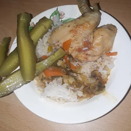 Рис с тушеной курочкой и овощами