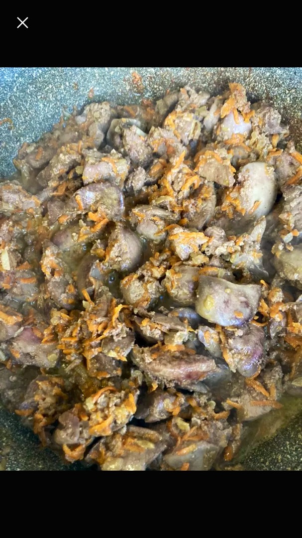Куриная печень с луком и морковью