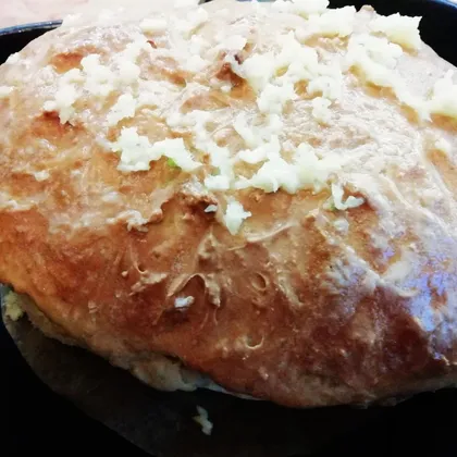 Домашний хлеб на кефире с чесноком