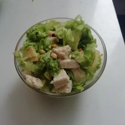 Салат с авокадо и курочкой