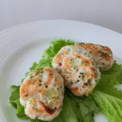 Котлетки из куриного филе и брокколи