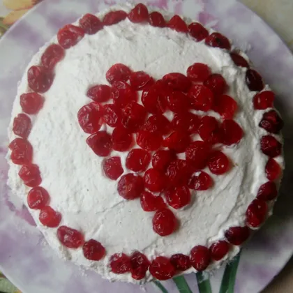 Торт 'Красное на белом'