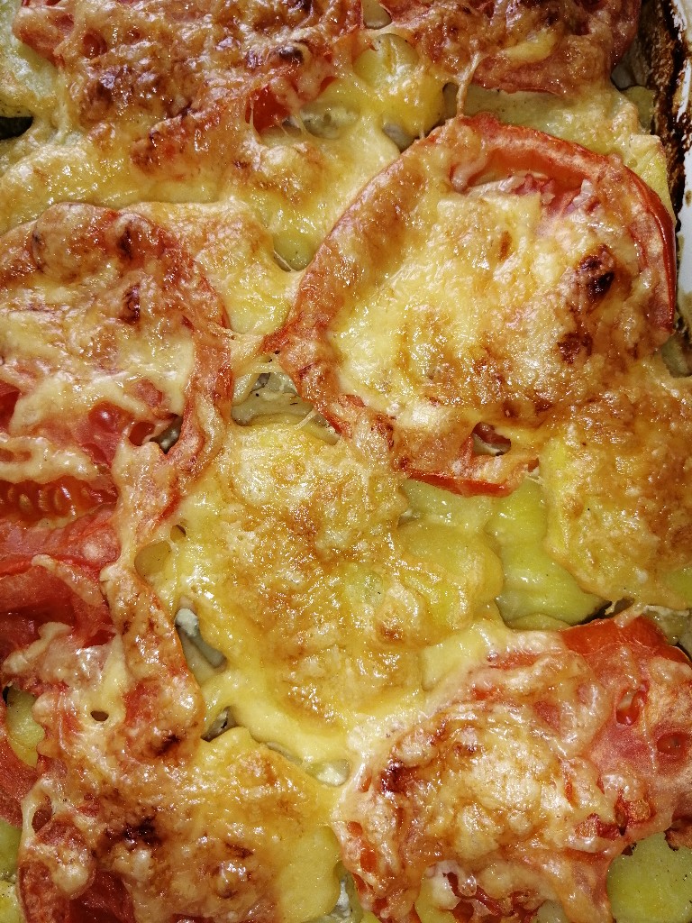Курочка с картофелем под сыром