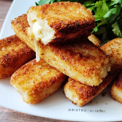 Сырные палочки в картофеле