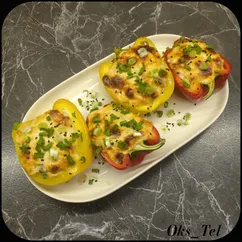 Перец, фаршированный фаршем и грибами