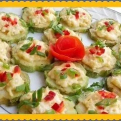 Закуска на Новый год - кабачки с сыром и чесноком