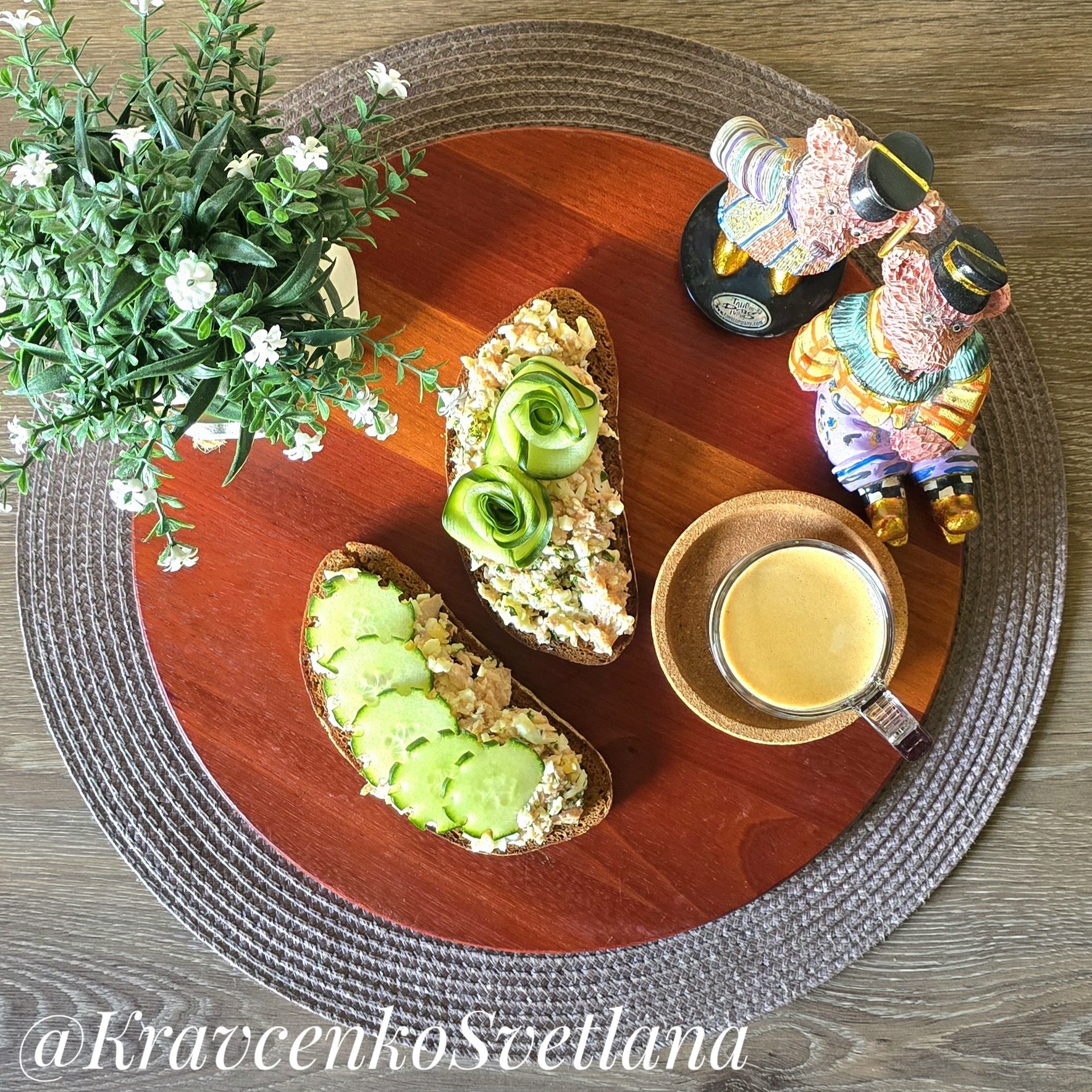 Бутерброды с тунцом и яйцом