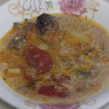 Рыбный суп с овощами в сметане