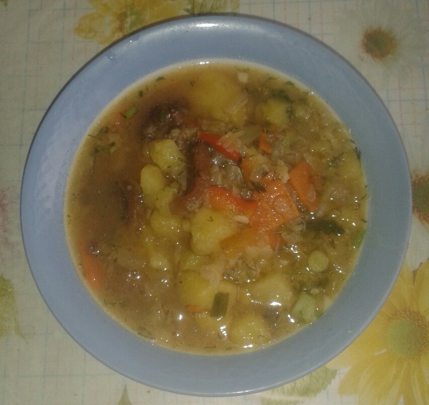 Тушёная картошка с капустой и мясом