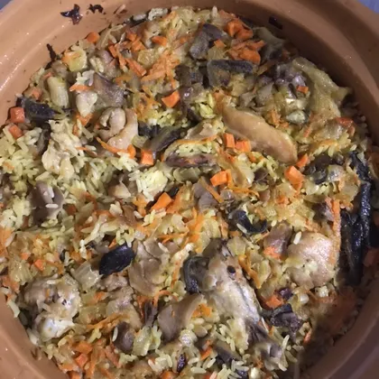 Рис с курицей и грибами в духовке