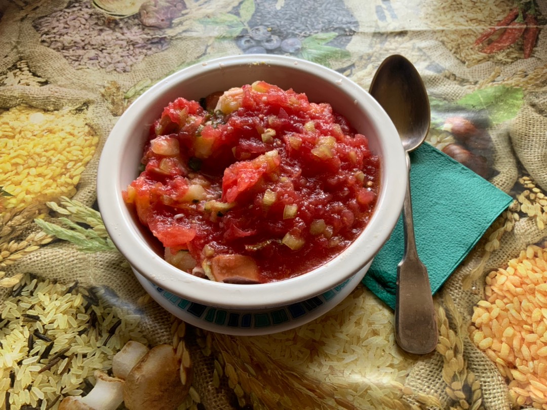 Окрошка на томатном пюре