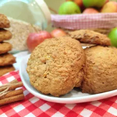 Овсяное печенье с яблоками и корицей