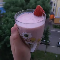 Клубничный смузи🍓