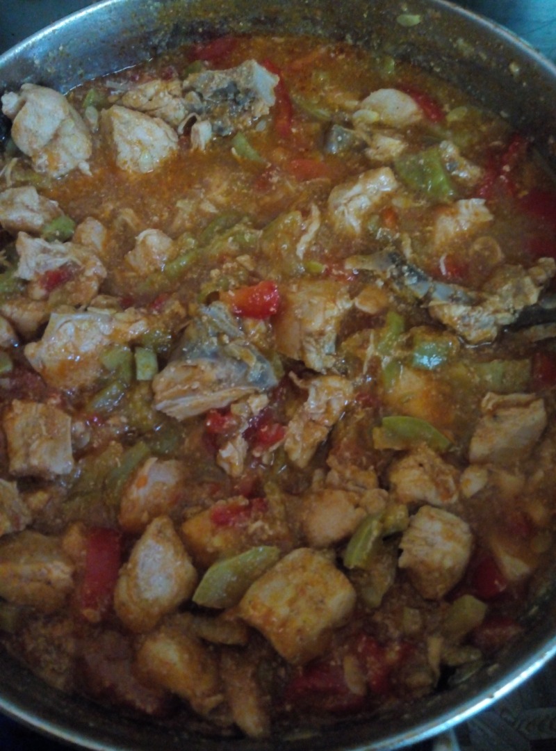 Курица  с болгарским перцем  и кабачком