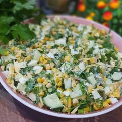 Салат из кукурузы, огурцов и зелени 🥗