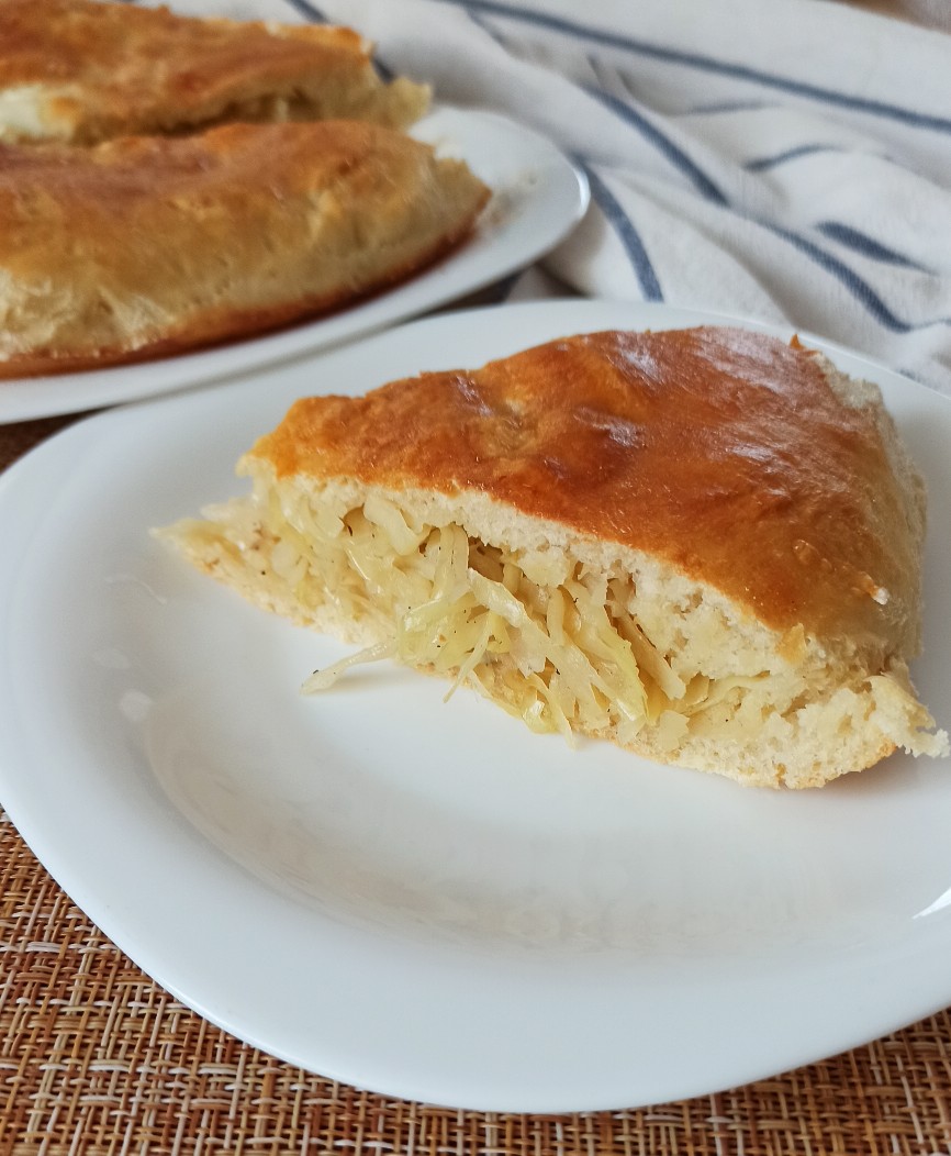 Пирожки с мясом и капустой в духовке (бирокс) — пошаговый рецепт | демонтаж-самара.рф
