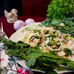 Салат из свежей капусты с семечками