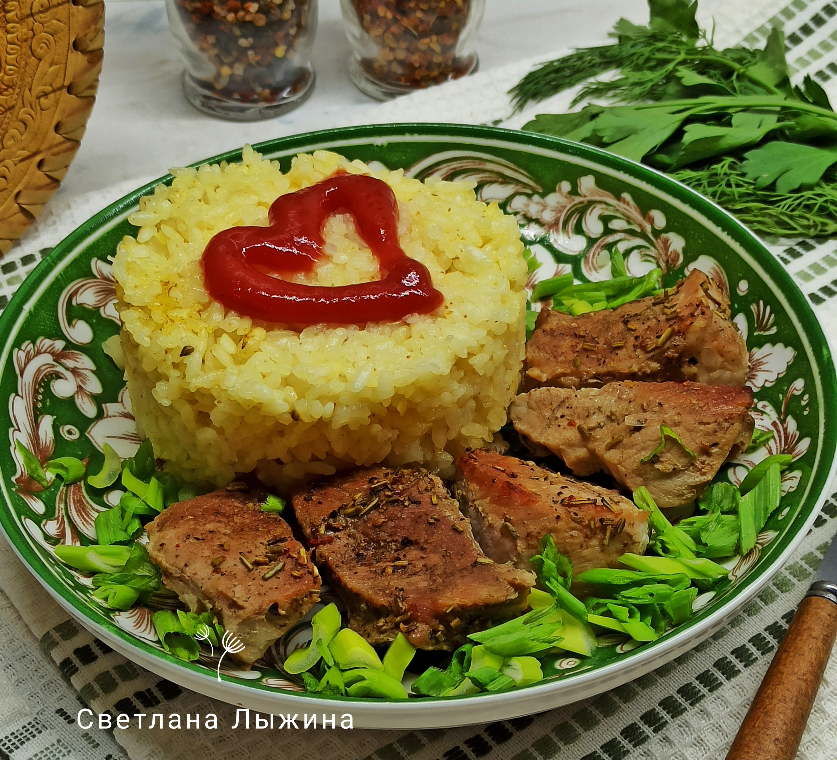 Мясо запечённое в луково-соевом маринаде