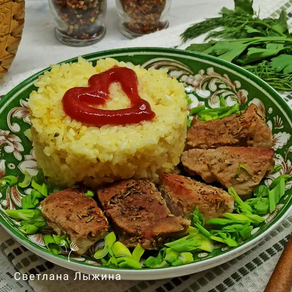 Мясо запечённое в луково-соевом маринаде