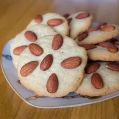 Песочное домашнее печенье с миндалем