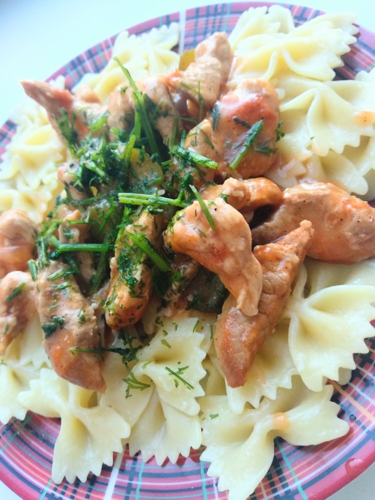 Гуляш с макаронами