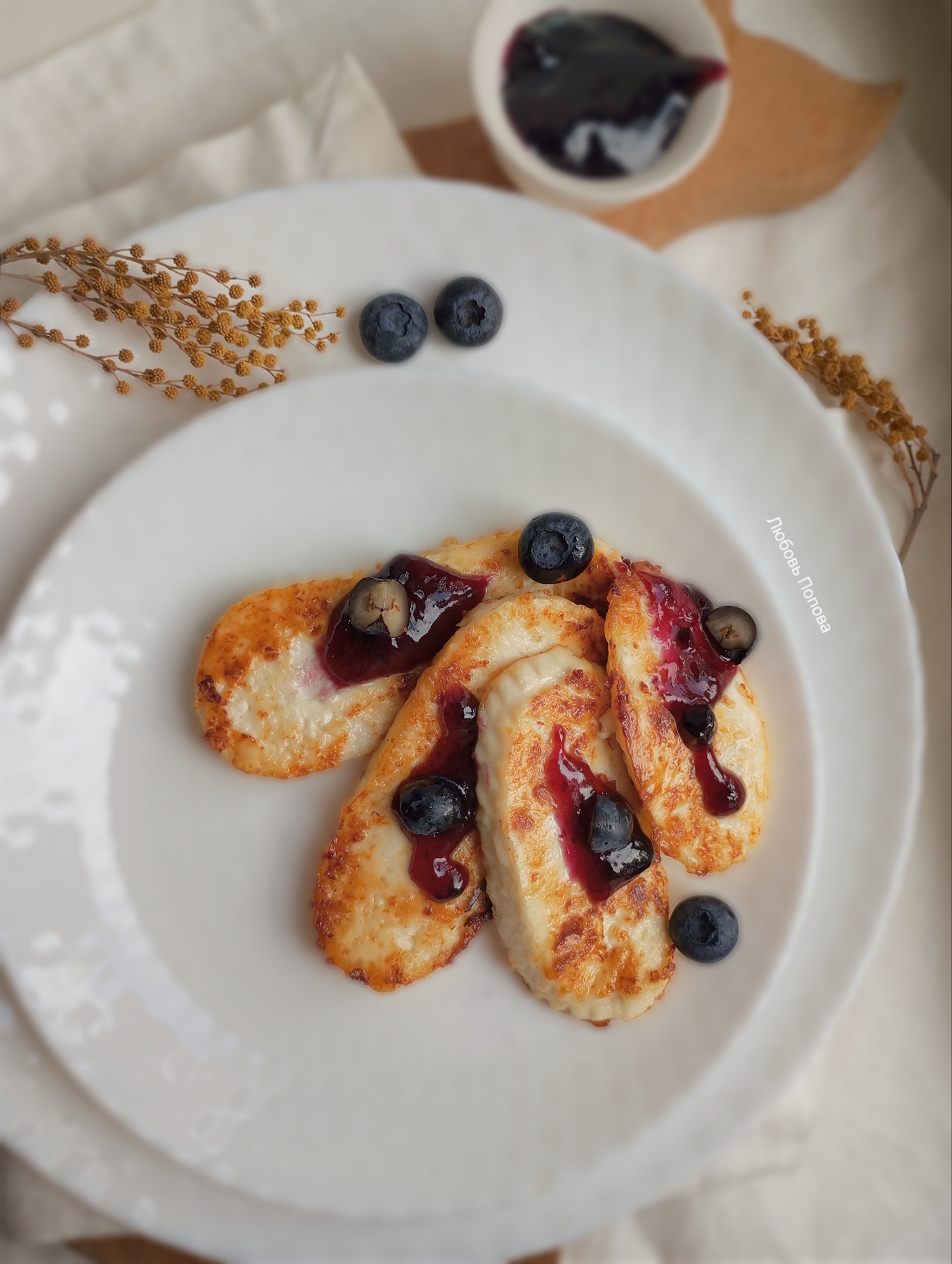 Жареный Адыгейский сыр с джемом