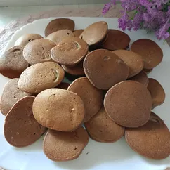 Шоколадные мини-панкейки на кокосовом не молоке с бананом