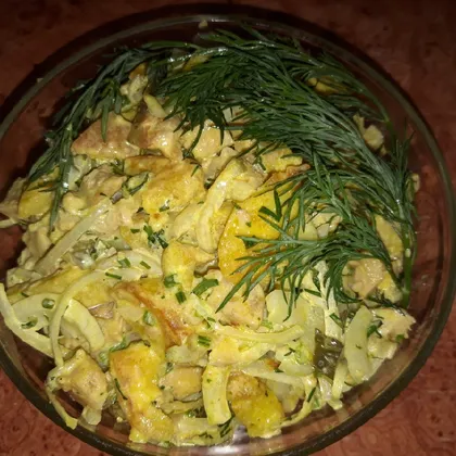Салат с солёными грибами и запеченным картофелем