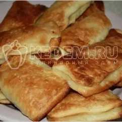 Слойки с курицей и грибами