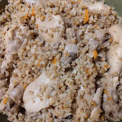 Каша гречневая с куриными голенями 
