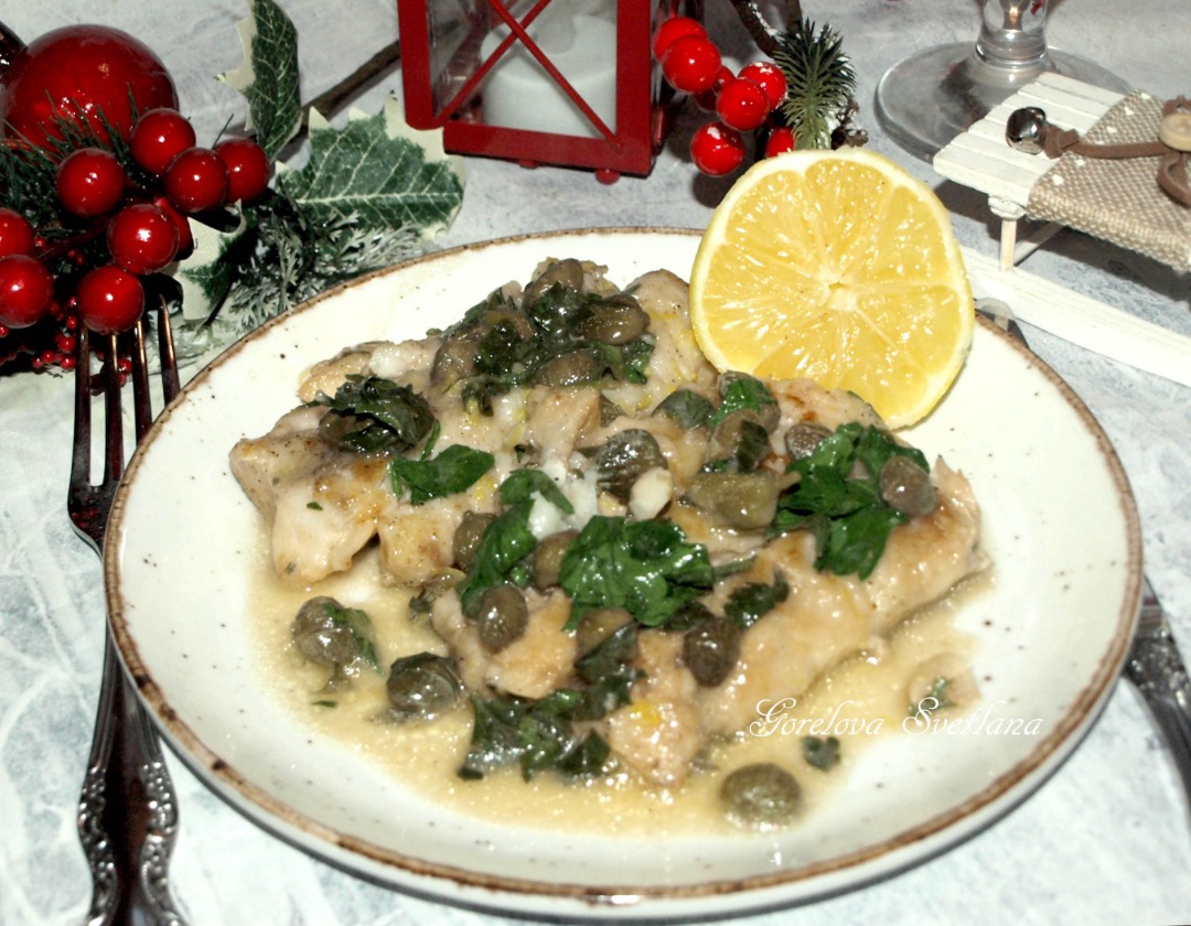 Треска в белом вине с лимоном и каперсами