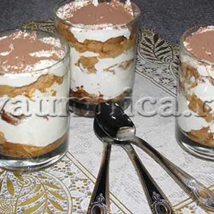 Домашний десерт тирамису в стакане