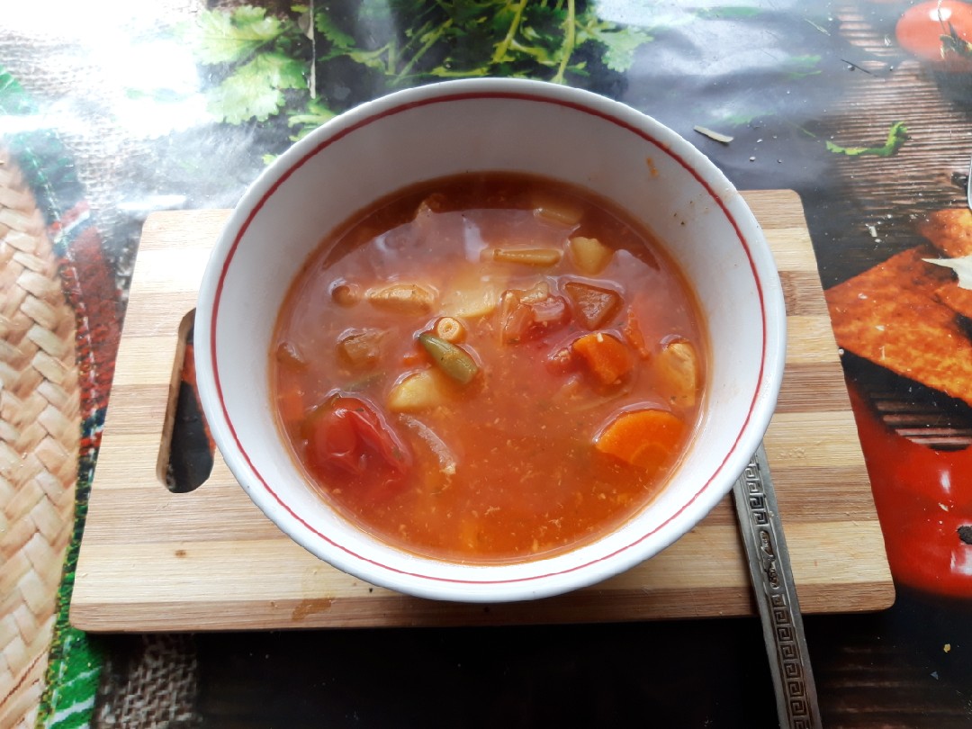 Томатный супчик с фасолью