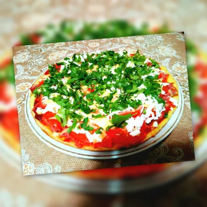Пицца из творожного теста приготовленная на сковороде