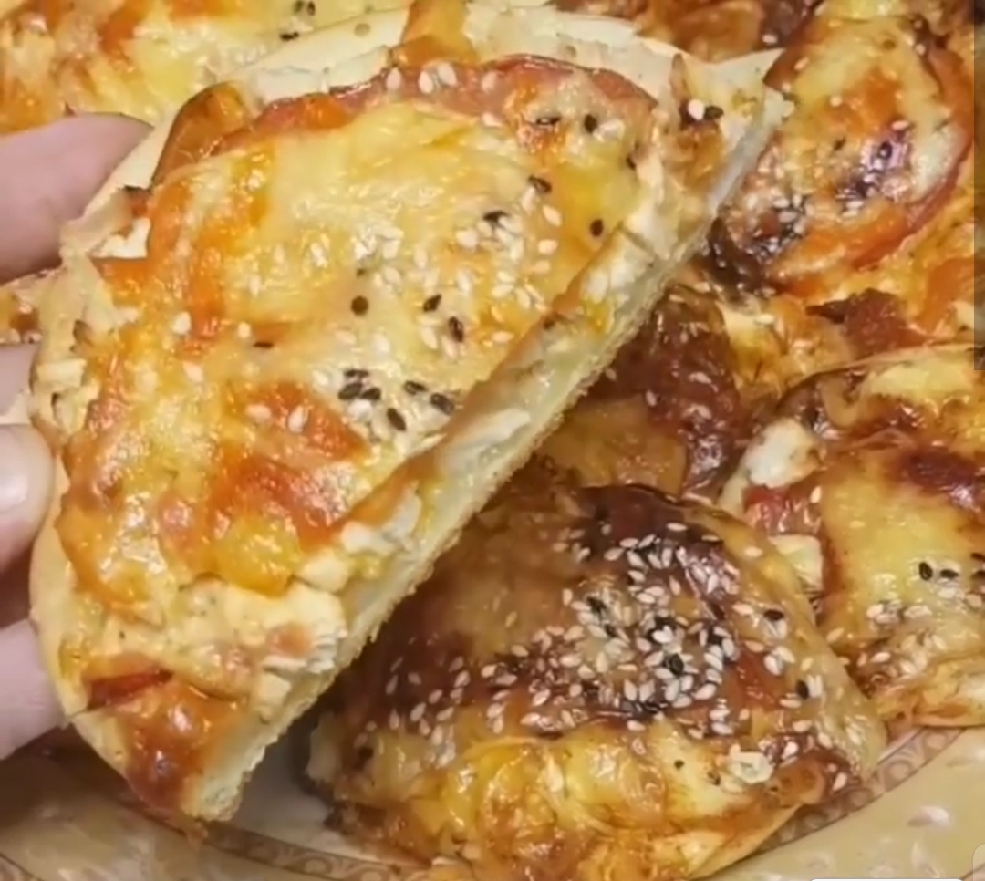 Мини пиццы на слоеном тесте