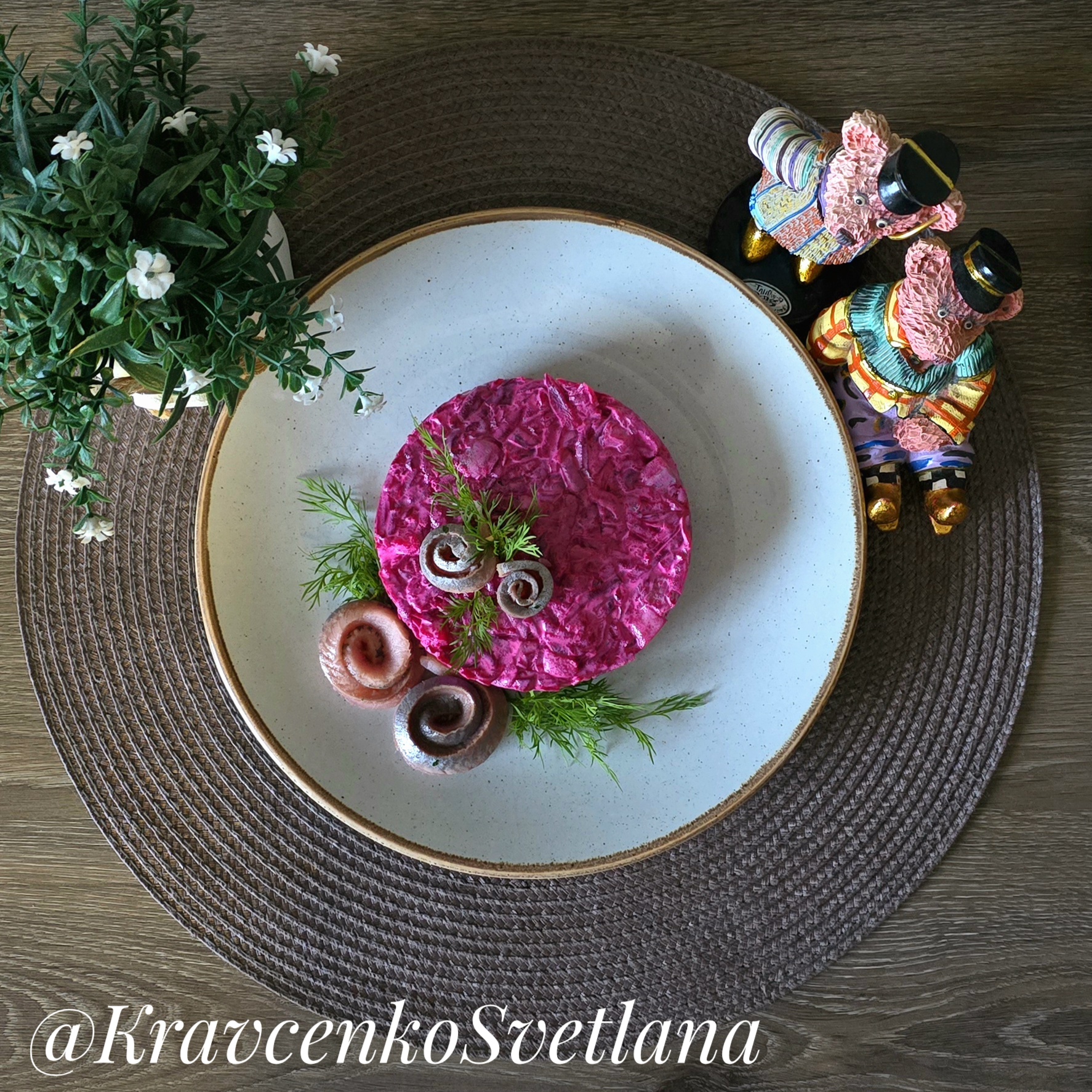 Свекольный салат с селёдкой