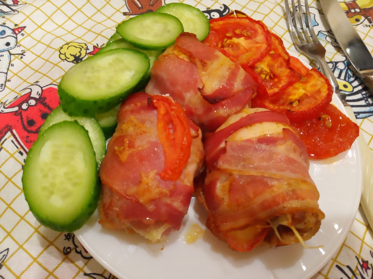Куриные рулеты в беконе