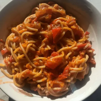 Спагетти по-итальянски с помидорами