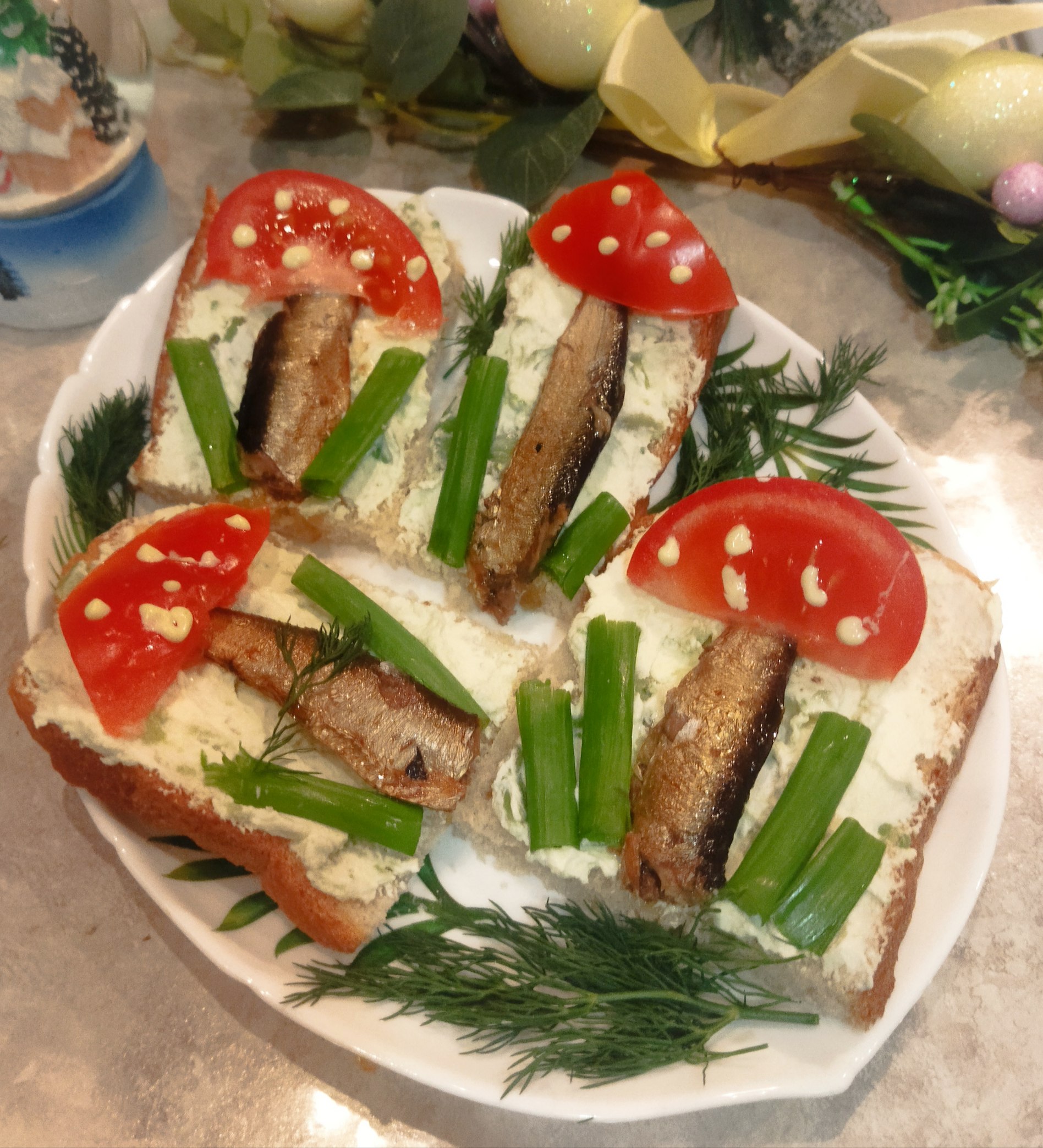 Бутерброды со шпротами - грибочки на Новогодний стол