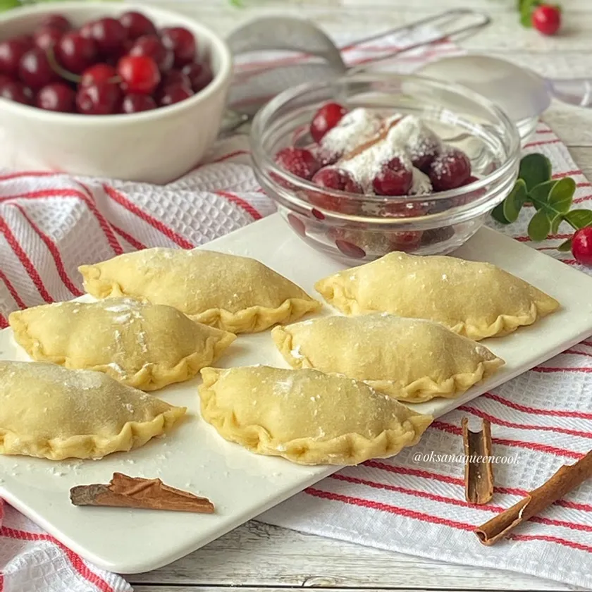 Вареники с вишней